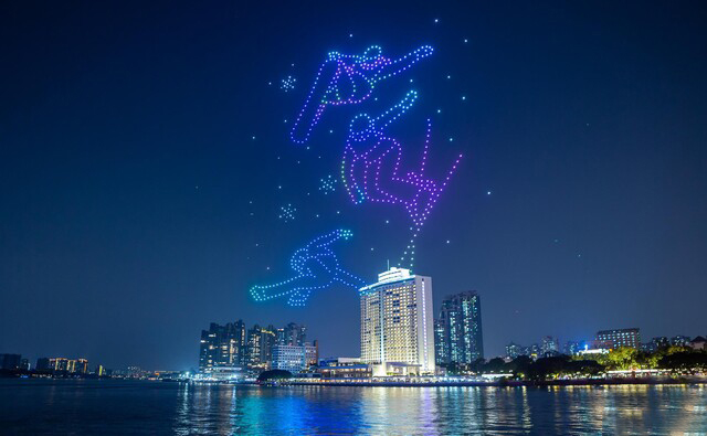 月圓之夜廣州白鵝潭無人機(jī)“星燈”閃耀(圖1)