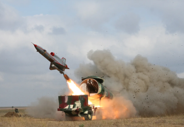 剛剛！俄軍拿出壓箱底無人機(jī)對(duì)烏克蘭“以牙還牙”(圖3)