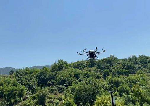 哈工大重慶研究院成功研發(fā)氫動(dòng)力六旋翼無人機(jī)(圖1) 哈工大重慶研究院成功研發(fā)氫動(dòng)力六旋翼無人機(jī)(圖1)