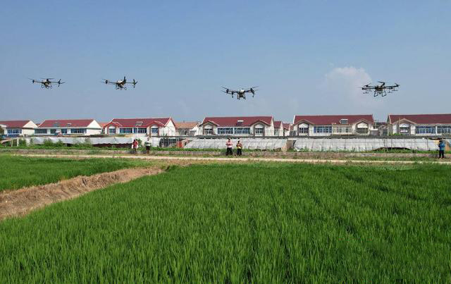 農(nóng)事新應(yīng)用 植保無人機(jī)的移動“充電寶”—移動儲能方艙(圖1)