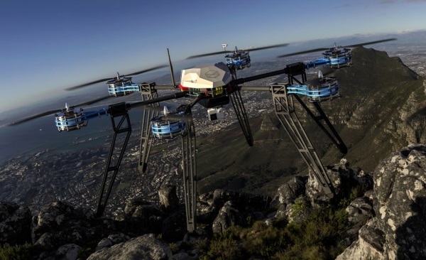 行業(yè)物資救援無人機提高救援工作的效率降低救援工作的風(fēng)險(圖2) zaiz.jpg