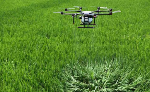 無(wú)人機(jī)可以應(yīng)用在哪些行業(yè)?(圖2) 植保無(wú)人機(jī)