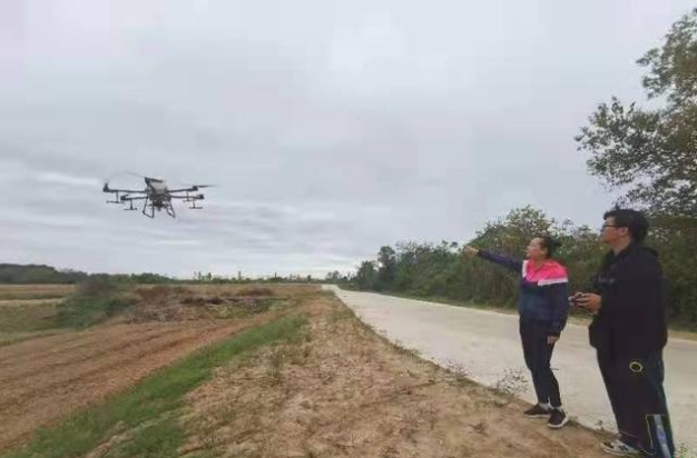 智能農(nóng)機(jī)將吸引更多年輕人才(圖1) 智能農(nóng)機(jī)將吸引更多年輕人才(圖1)