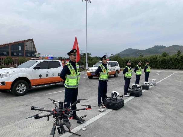 無人機(jī)24小時(shí)保障京珠北、樂廣北高速春運(yùn)出行順暢(圖1)
